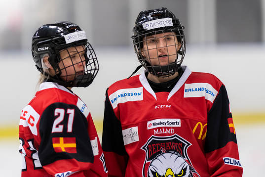 Malmö Redhawks Kristine Melberg och Signe Jensen