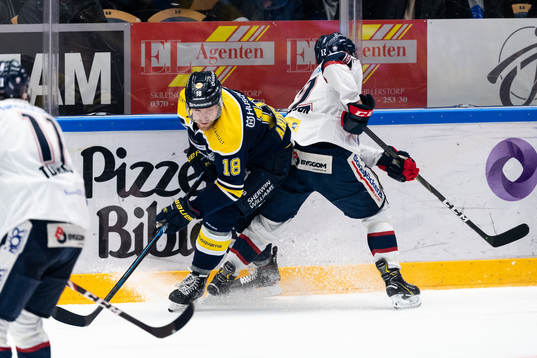 s Joakim Andersson och Linköpings Sebastian Karlsson