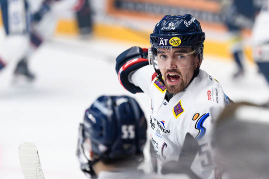 Linköpings Eddie Larsson i båset