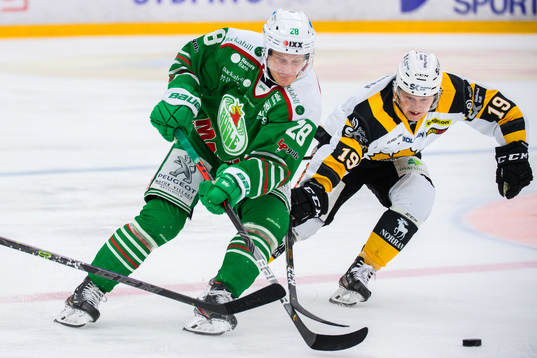 Rögles Anton Bengtsson och Skellefteås Tuomas Kiiskinen
