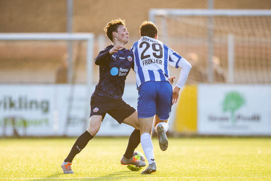 Helsingborgs Filip Sjöberg och Odenses Mads Frökjär