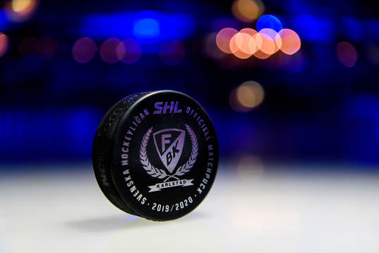 En matchpuck på isen