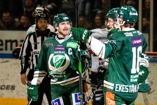 Färjestads Linus Johansson jublar med Lucas