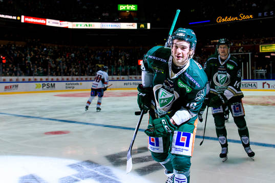 Färjestads Lucas Ekeståhl-Jonsson  jublar