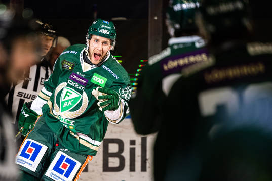Färjestads Per Åslund jublar