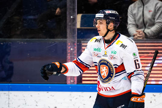 Växjös Linus Högberg jublar
