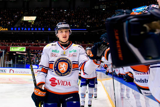 Växjös Linus Högberg jublar