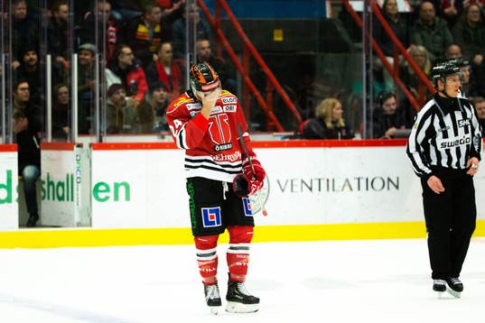 Örebros Aaron Irving lämnar isen