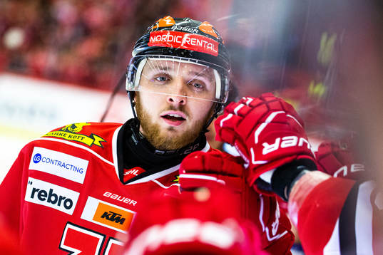 Örebros Robin Kovacs jublar