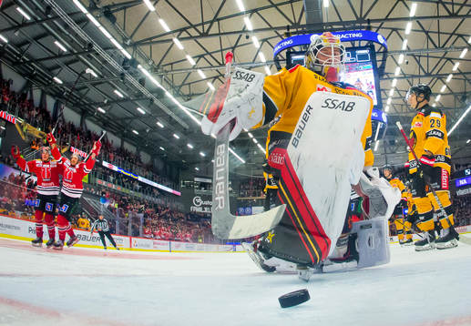 Örebros Marcus Weinstock gör 1-2 på Luleås målvakt