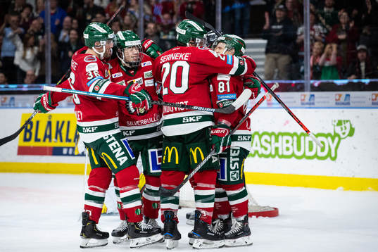 Frölundas Joel Lundqvist jublar med lagkamrater