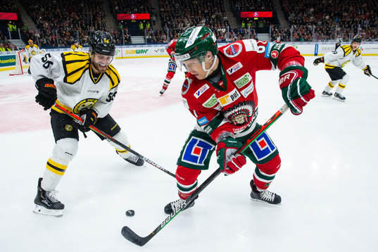 Brynäs Jonathan Sigalet och Frölundas Ryan Lasch