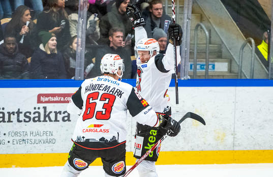 Malmö Redhawks Tobias Ekberg jublar