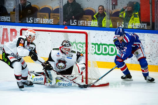 Oskarshamns John Dahlström oroar bakom Malmö Redhawks