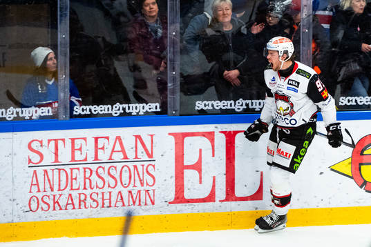Malmö Redhawks Carl Persson jublar