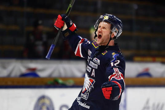 Linköpings Sebastian Karlsson jublar