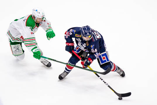 Rögles Daniel Bertov och Linköpings Jimmy Andersson