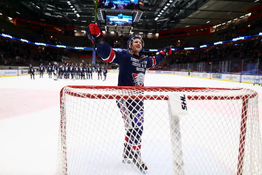 Linköpings Sebastian Karlsson jublar