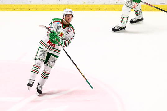 Rögles Kevin Wennström jublar
