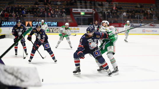 Linköpings Jonas Holös i närkamp Erlend Lesund