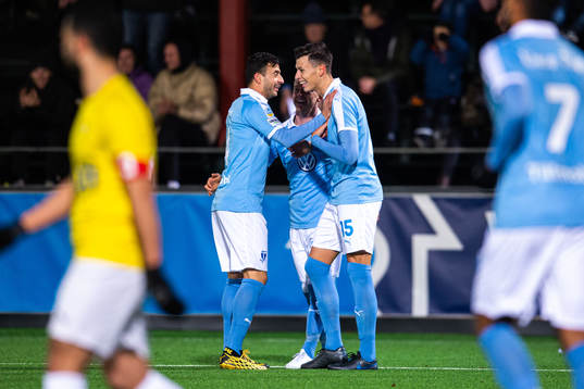 Malmö FFs Behrang Safari och Anel Ahmedhodzic jublar