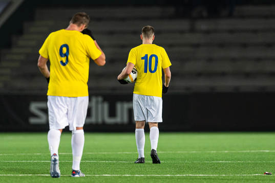 IFK Malmös Saban Pehilj och Ilir Tahiri deppar