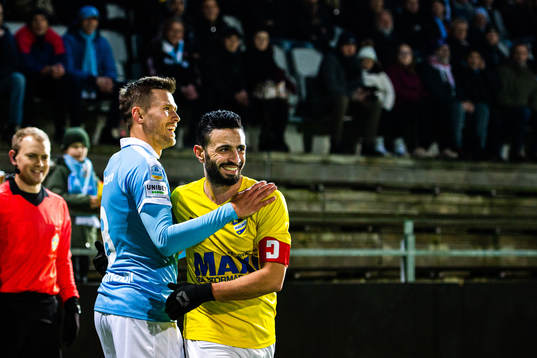 Malmö FFs Arnór Traustason och IFK Malmös Raslan Al Kurdi