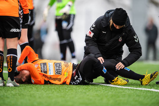 Kristianstads Sif Atladottir har ont och får vård
