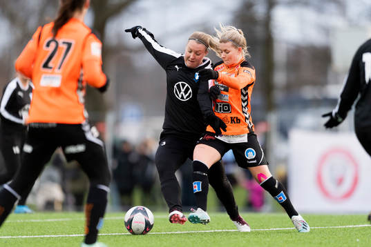 Kristianstads Tilda Persson och Malmö FFs Caroline