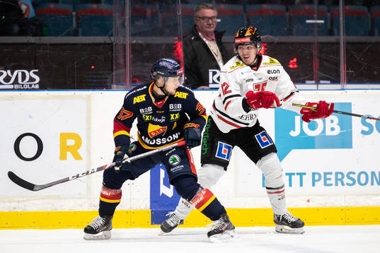 Djurgårdens Jesper Pettersson och Örebros Max Lindholm