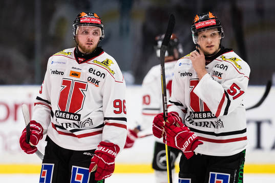 Örebros Robin Kovacs och Kristian Näkyvä deppar