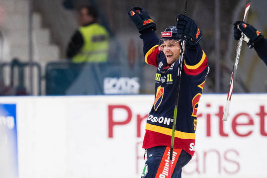 Djurgårdens Sebastian Strandberg jublar