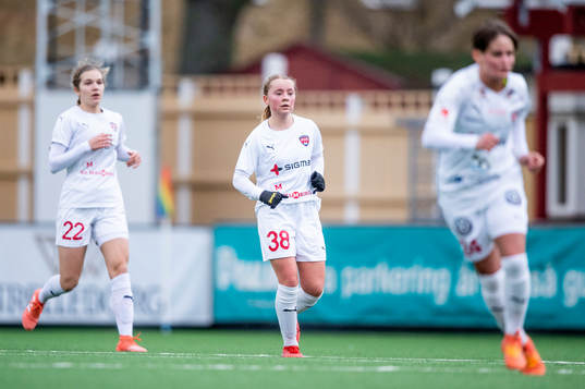 Rosengårds Evelina Pettersson, Bea Husberg och Ema Palsevic