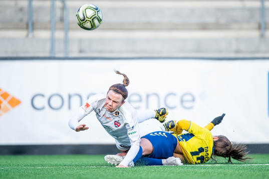 Rosengårds Jessica Samuelsson mot Bröndbys spelare