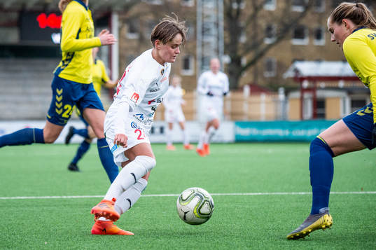Rosengårds Ema Palsevic mot Bröndbys spelare