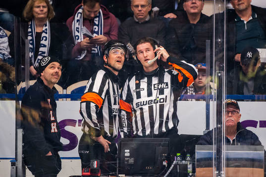Domarna videogranskar Växjös 1-0 mål