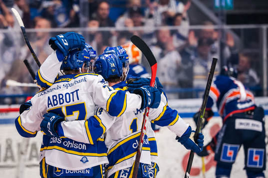 Leksands spelare jublar
