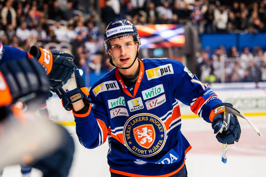 Växjös Casey Bailey jublar