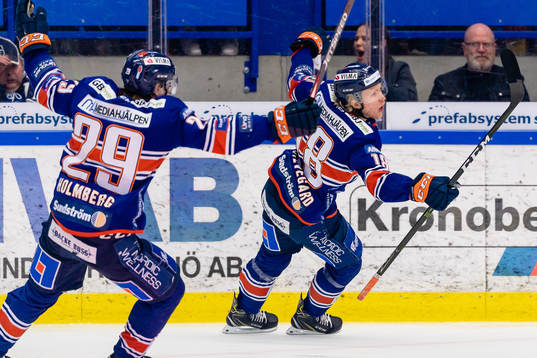 Växjös Marcus Sylvegård jublar