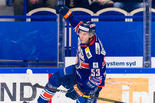 Växjös Marcus Paulsson jublar