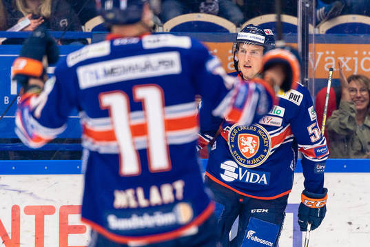 Växjös Marcus Paulsson jublar