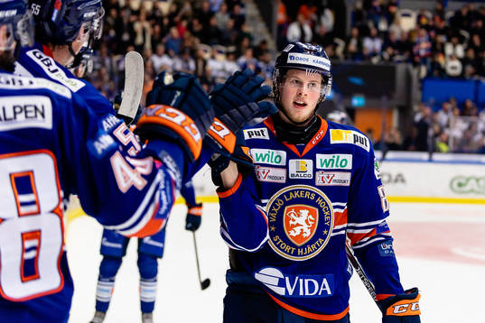 Växjös Fredrik Karlström jublar