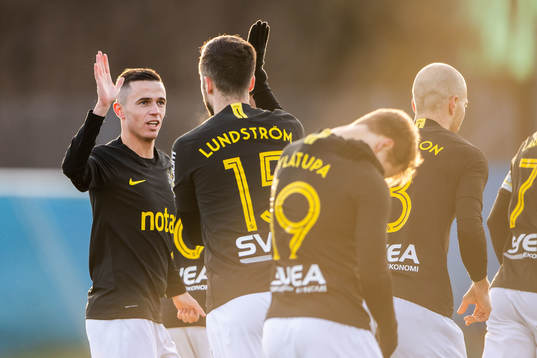 Bläddra bland fler bilder av Fotboll, Träningsmatch, AIK - Västerås