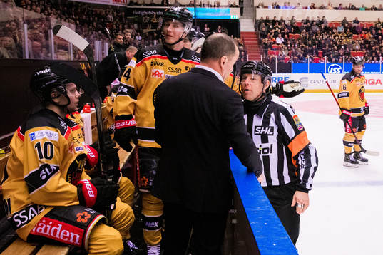 Luleås tränare Thomas Berglund och Domare Wolmer Edqvist