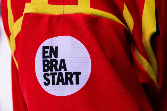 En logotyp för "En bra start" på Brynäs matchtröja