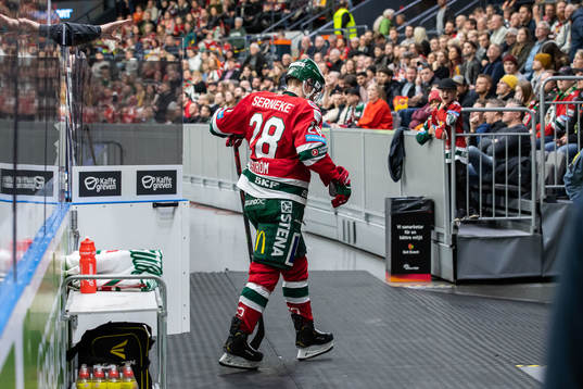 Frölundas Johan Sundström lämnar isen