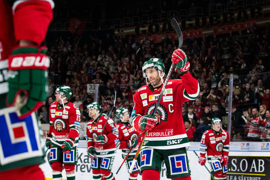 Frölundas Joel Lundqvist jublar och tackar publiken