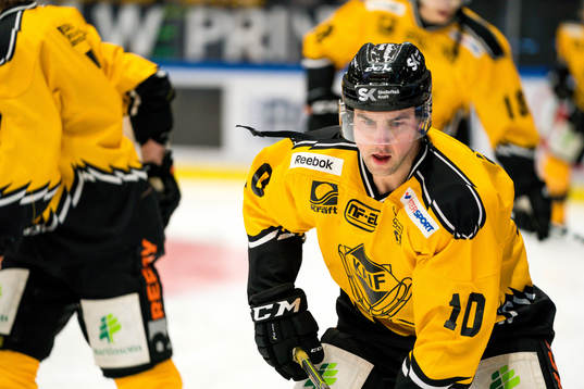 Skellefteås Joakim Lindström värmer upp i Kågedalens