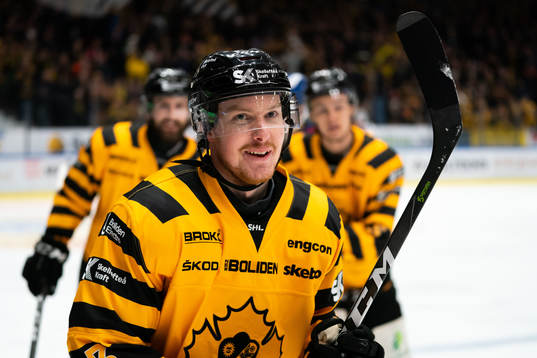 Skellefteås Niclas Burström jublar
