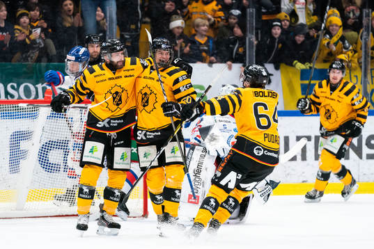 Skellefteås Simon Robertsson, Jonathan Pudas och Tom Pyatt